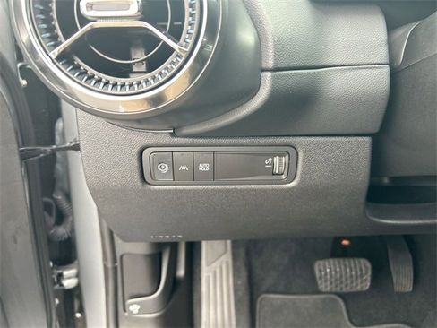 Used 2025 Chevrolet Equinox EV LT w/ Comfort Package image 17