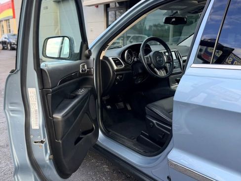 Used 2012 Jeep Grand Cherokee Laredo AWD/4WD image 7