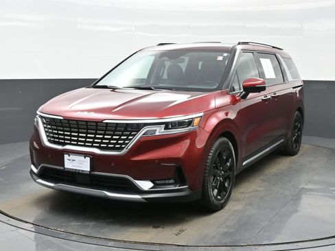 Used 2022 Kia Carnival SX Prestige image 1