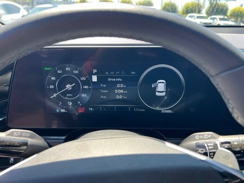Certified 2024 Kia Niro Wind FWD image 15