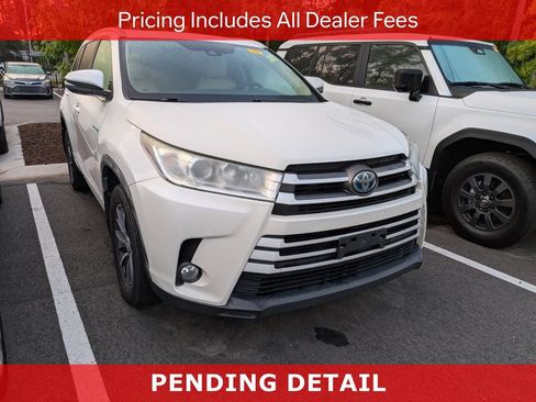 Used 2017 Toyota Highlander XLE AWD/4WD image 1
