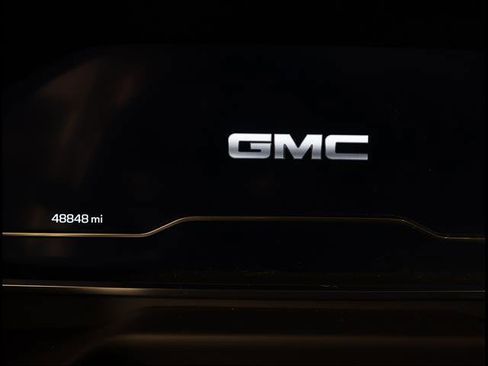 Used 2023 GMC Yukon XL SLT w/ SLT Premium Package RWD image 9