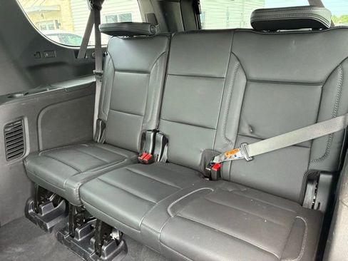 Used 2025 GMC Yukon XL Denali AWD/4WD image 10