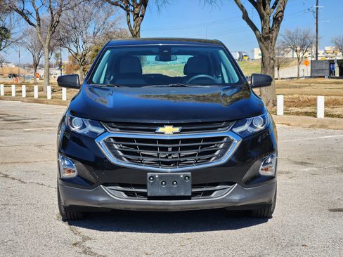 Used 2020 Chevrolet Equinox LS image 2