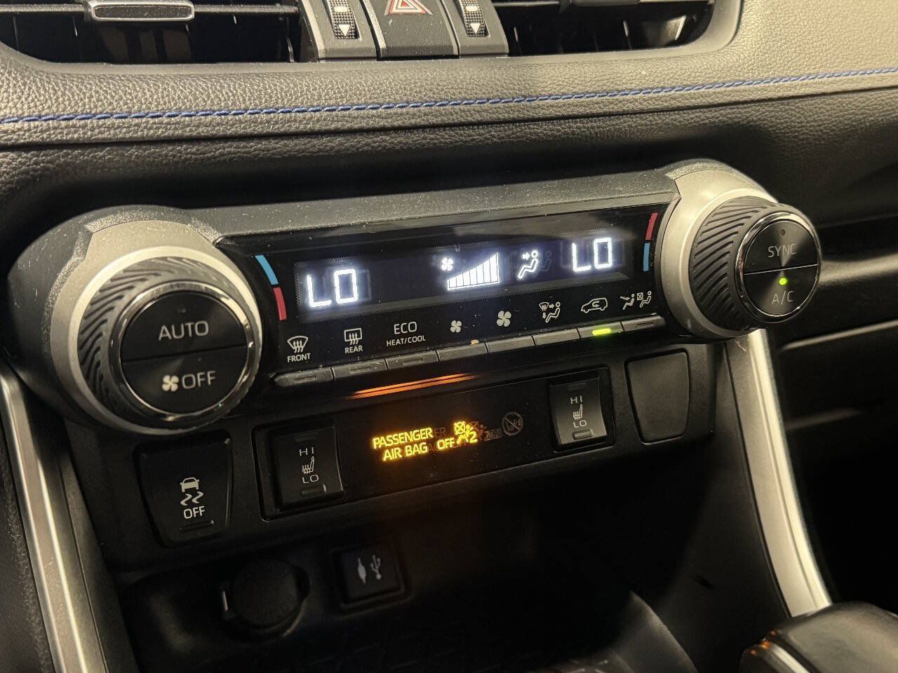 Used 2019 Toyota RAV4 XSE AWD/4WD image 36