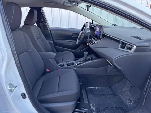 Used 2025 Toyota Corolla LE image 13