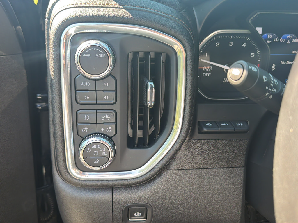 Used 2020 GMC Sierra 1500 AT4 w/ AT4 Premium Package AWD/4WD image 22