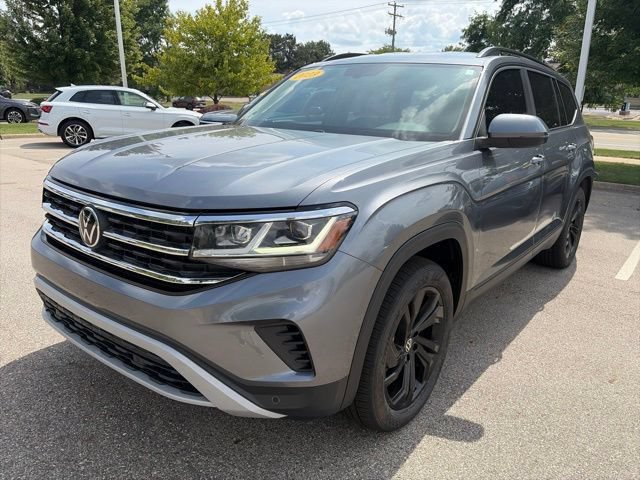 Used 2023 Volkswagen Atlas SE w/ Black Wheel Package AWD/4WD image 1