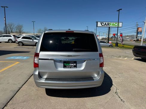 Used 2011 Chrysler Town & Country Touring w/ Entertainment Group #1 image 10