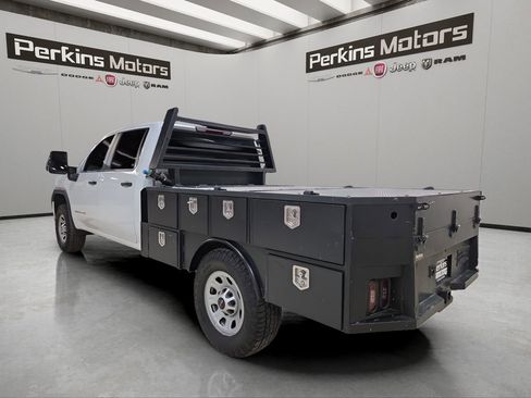 Used 2023 GMC Sierra 2500 Pro w/ Convenience Package image 4