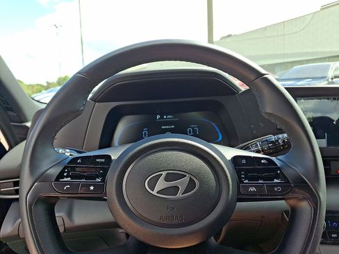 Certified 2025 Hyundai Elantra Sport w/ Cargo Package image 22