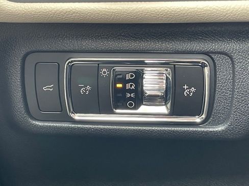 New 2026 Lincoln Corsair Premiere FWD image 16