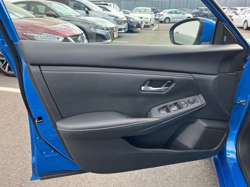 Used 2025 Nissan Sentra SV image 18