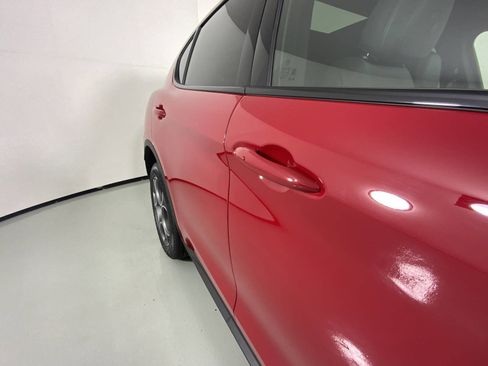 New 2025 Alfa Romeo Stelvio Sprint image 4