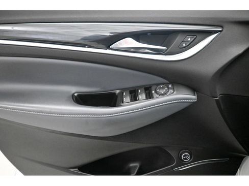 Used 2024 Buick Enclave Essence w/ Experience Buick Package image 8