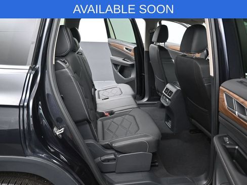 Used 2025 Volkswagen Atlas SE AWD/4WD image 32