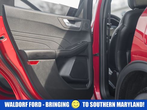 Used 2025 Ford Escape SE w/ PHEV Premium Package image 39