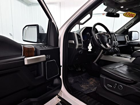 Used 2017 Ford F150 Lariat w/ Equipment Group 501A Mid image 3