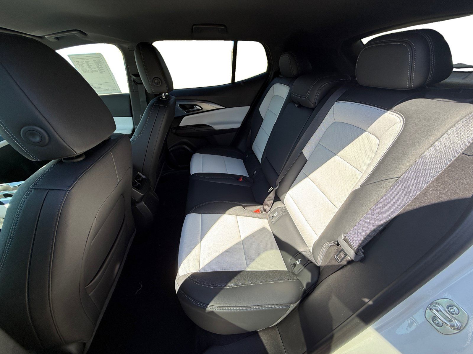 Used 2024 Chevrolet Equinox EV LT w/ Active Safety Package 3 FWD image 16