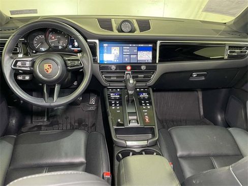 Used 2024 Porsche Macan image 26