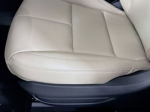 New 2026 Lincoln Corsair Premiere FWD image 21