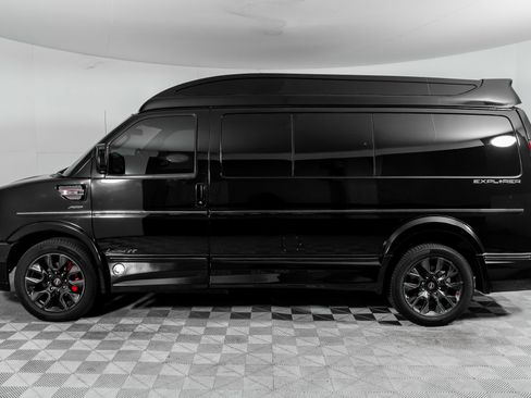 Used 2023 GMC Savana 2500 image 16