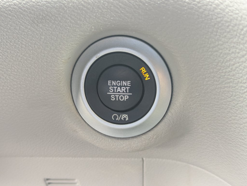 Used 2023 Chrysler Pacifica Touring-L FWD image 17