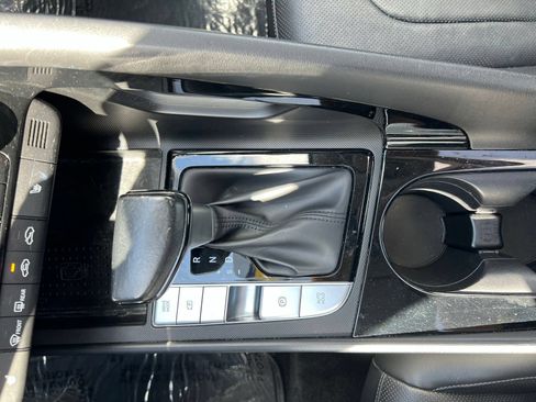 Used 2023 Hyundai Elantra Limited FWD image 37