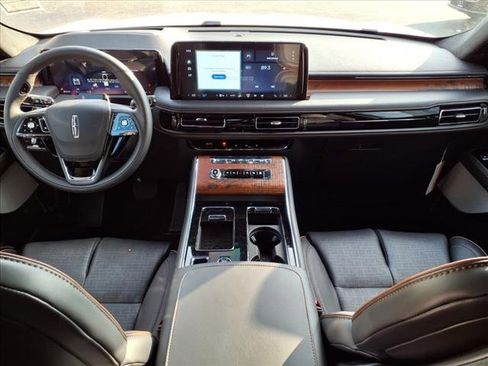 New 2025 Lincoln Aviator Black Label image 6