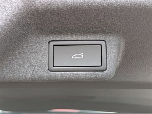 New 2025 Volkswagen ID. Buzz Pro S Plus image 14