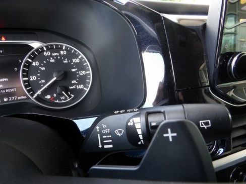 Certified 2023 Nissan Pathfinder SL w/ Black Appearance Package image 46