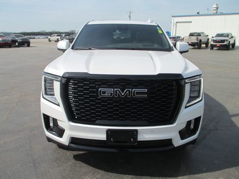 Used 2023 GMC Yukon Denali image 11
