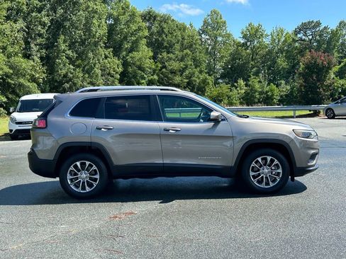 Used 2020 Jeep Cherokee Latitude Plus w/ Comfort/Convenience Group AWD/4WD image 9
