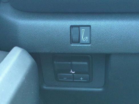 Used 2023 Chevrolet Colorado LT w/ LT Convenience Package II image 18