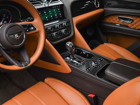 Certified 2022 Bentley Bentayga image 39