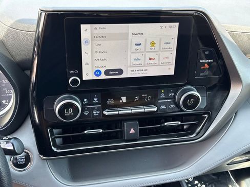 Used 2023 Toyota Highlander L FWD image 22