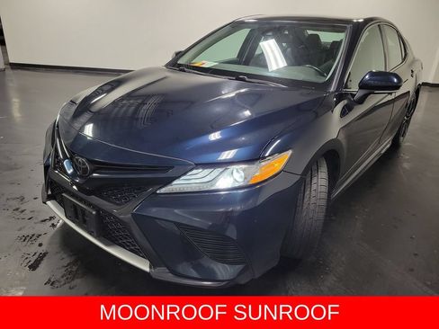 Used 2020 Toyota Camry XSE FWD image 4