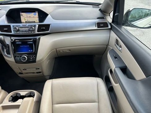 Used 2016 Honda Odyssey Touring Elite image 12