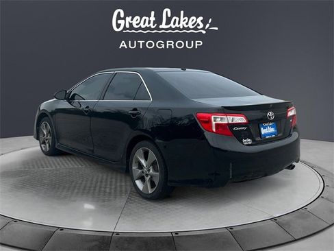 Used 2012 Toyota Camry SE image 3