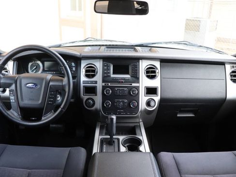 Used 2015 Ford Expedition XLT AWD/4WD image 22