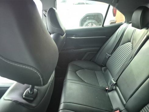 Used 2019 Toyota Camry SE FWD image 14