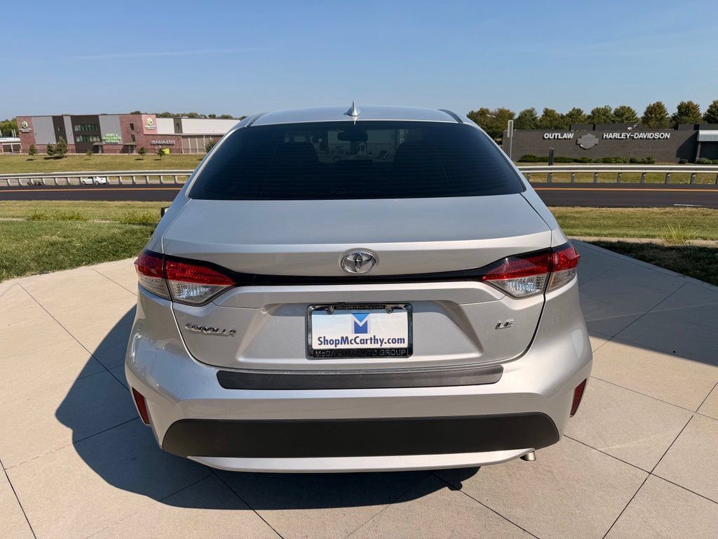 Used 2021 Toyota Corolla LE FWD image 7