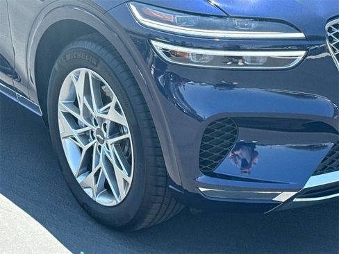 Used 2025 Genesis GV70 2.5T Select w/ Select Package image 25