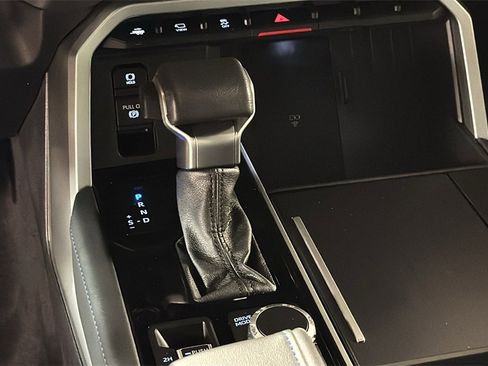 Used 2025 Toyota Sequoia Platinum image 25