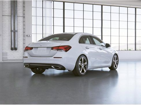 Used 2022 Mercedes-Benz A 220 4MATIC image 23