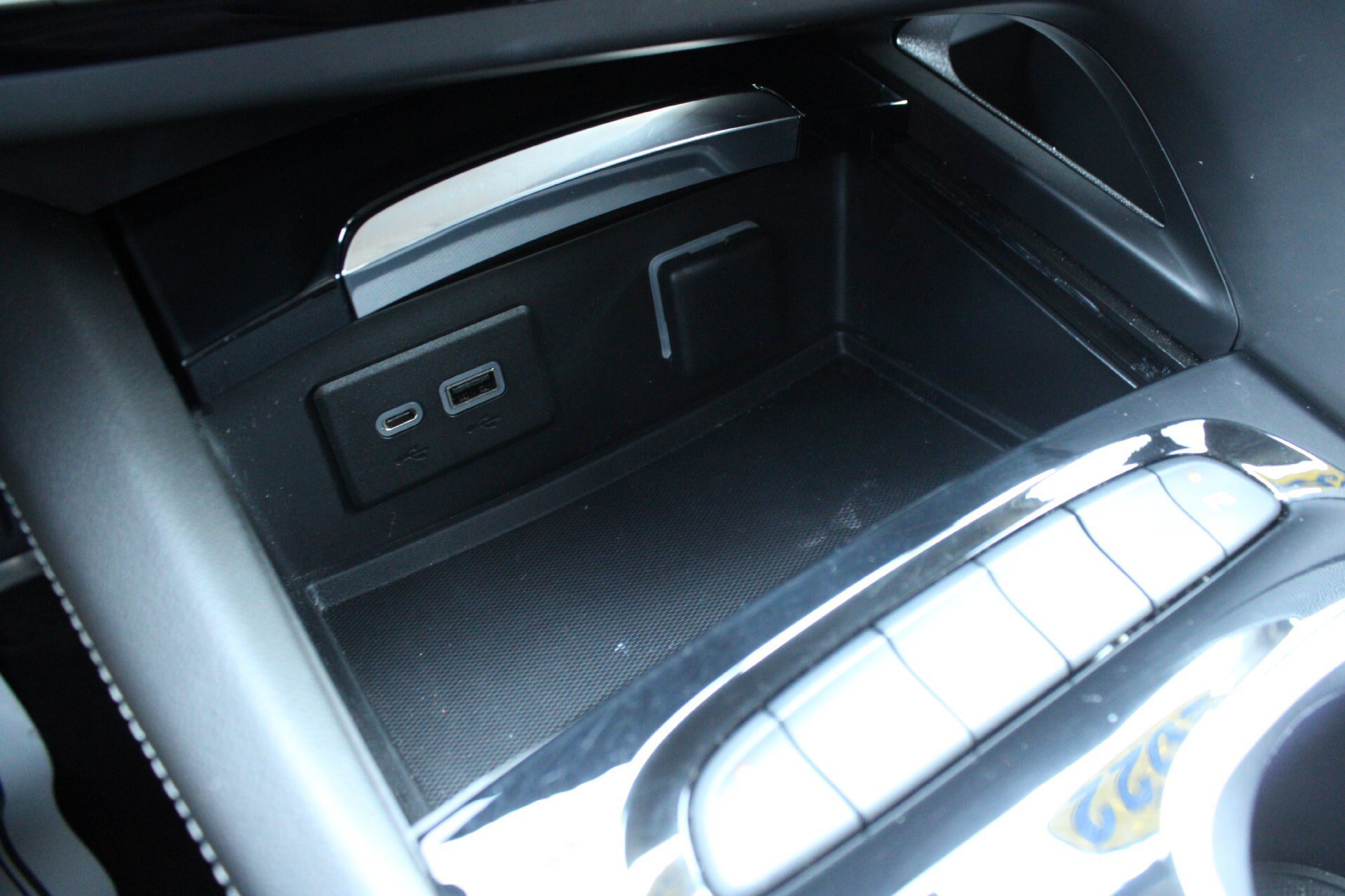 Used 2022 Buick Envision Essence w/ Sport Touring Package FWD image 41