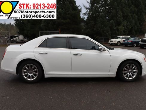 Used 2012 Chrysler 300 Limited RWD image 10