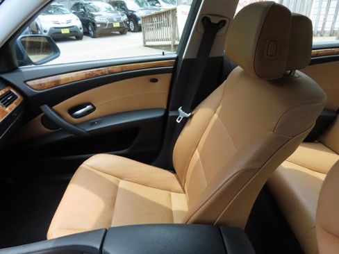 Used 2010 BMW 528i Sedan RWD image 18
