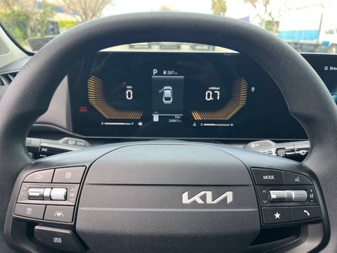 Used 2025 Kia K4 FWD image 27