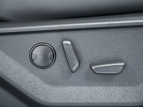 Used 2025 Ford F250 Lariat w/ Black Appearance Package image 42